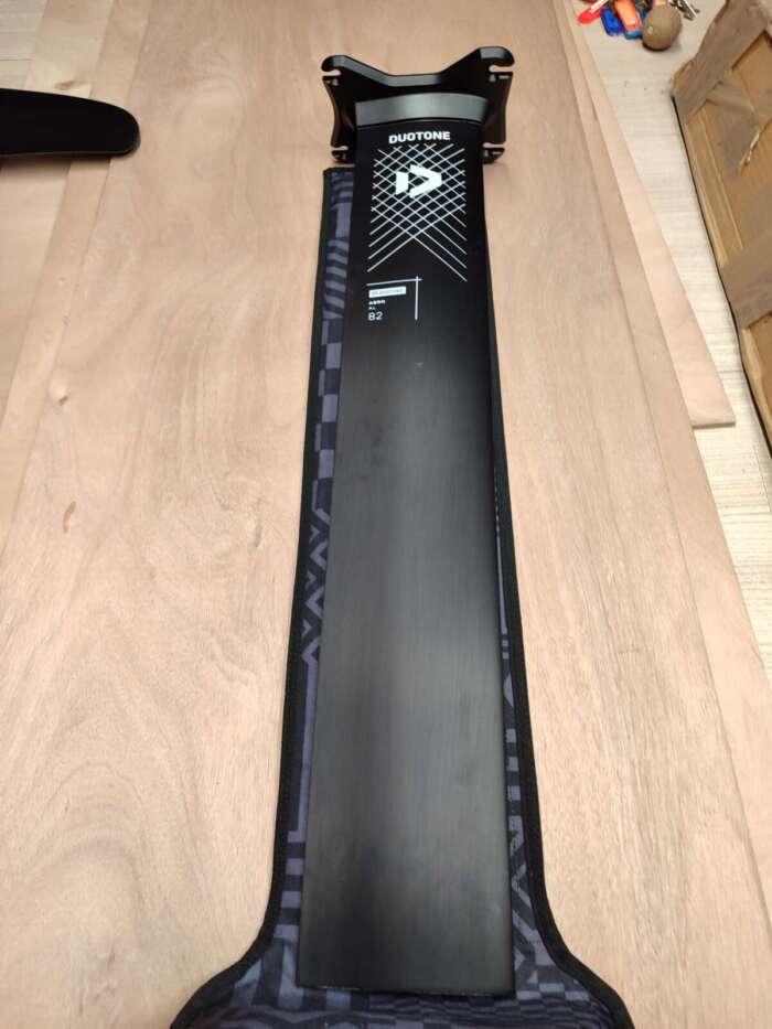 DUOTONE AERO WING MAST 82  ALU + COVER