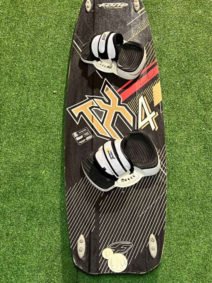 F-ONE TWIN TIP TX 4 ( 135 x 39 )